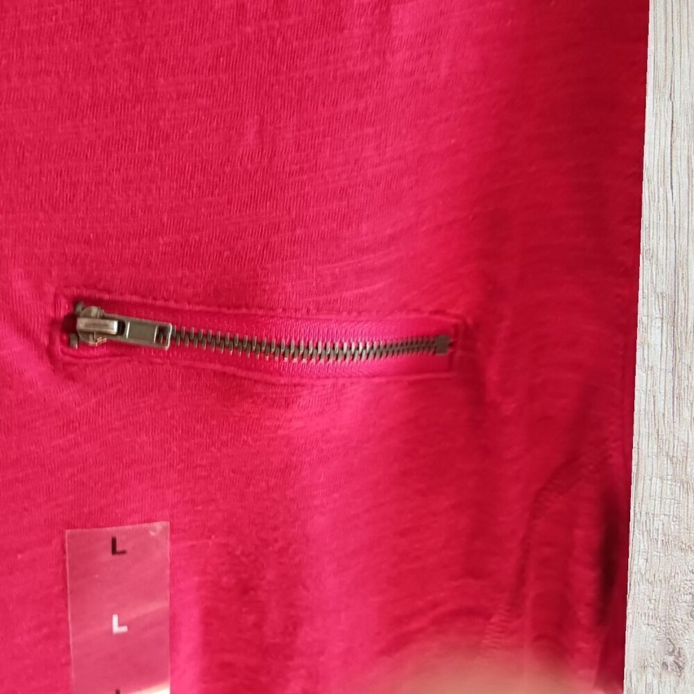 I-N-C canyon Red Men Tee With Grommet Detail & Zipper Pocket Size Large - Picture 10 of 10